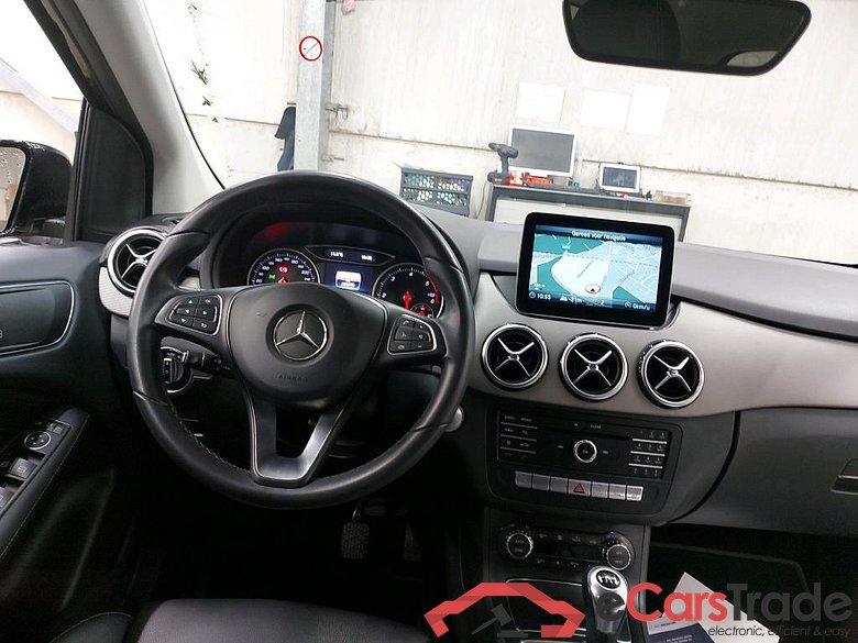 Mercedes B 180 d Style LED-Xenon Sport-Leather Navi-Pro Camera KeylessGo Klima PDC ... #3