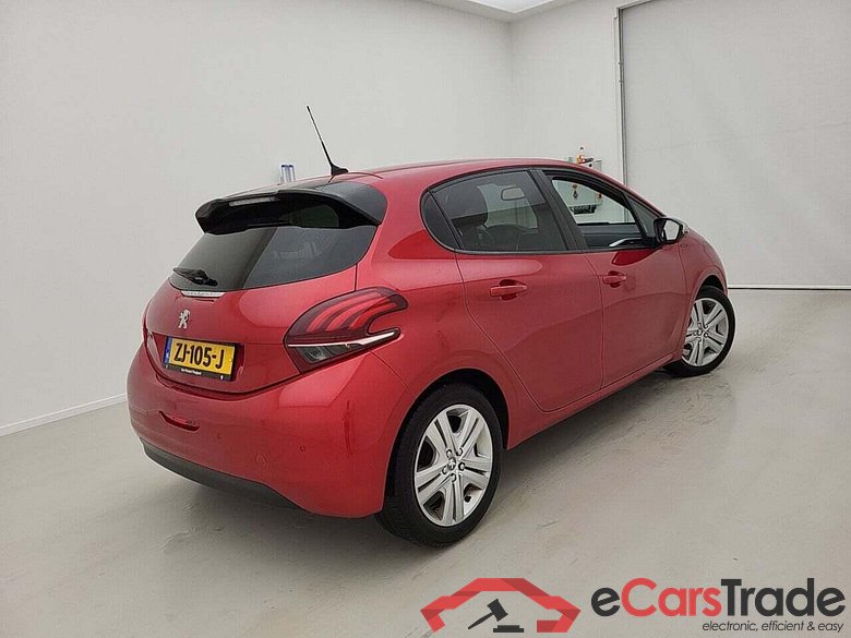 PEUGEOT 208 1.2 PureTech Signature #2