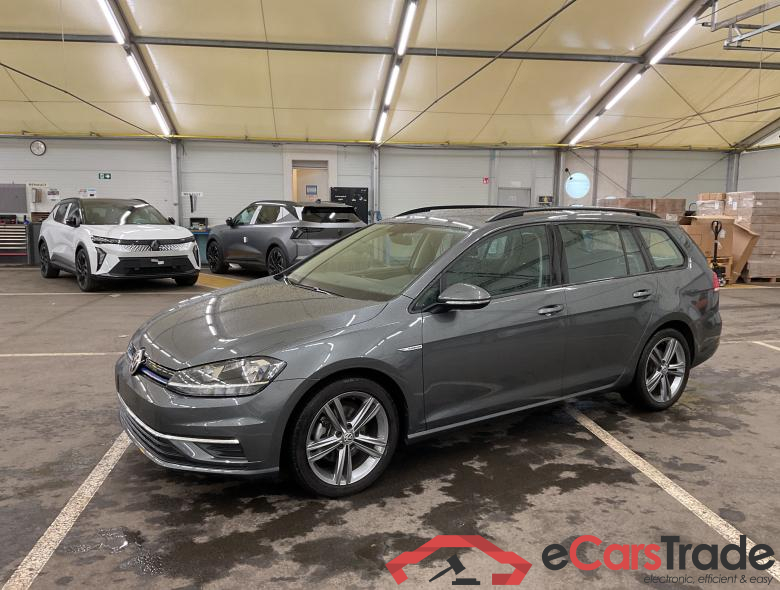VOLKSWAGEN Golf VII SW Golf Wagon Comfortline 1.5 l TSI ACT GPF BlueMotion 96 kW (130 PS) 6-speed