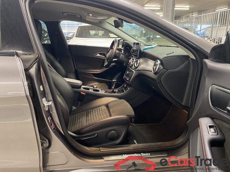 MERCEDES - MER CLA SHOOTING BRAKE 180 D Design AMG Line & Professional Pack & Night #3