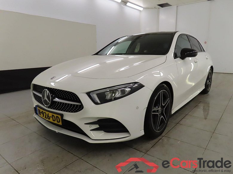 Mercedes A 160 AMG Night Pano LED-Xenon Widescreen Navi 1/2 Sport-Leather-Alcantara KeylessGo Klima PDC ... #1
