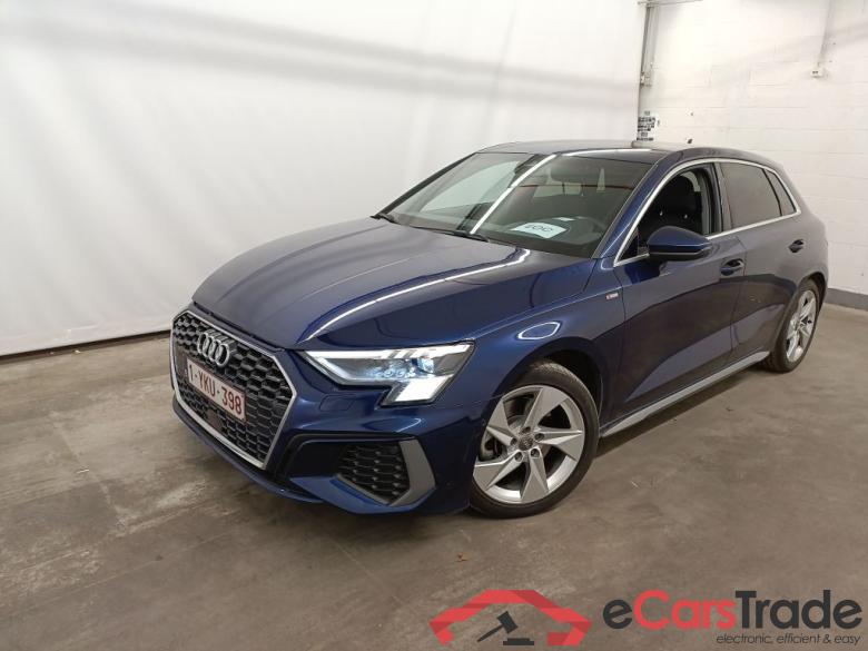 Audi A3 Sportback 2.0 35 TDi 110kW S tronic S line 5d #4
