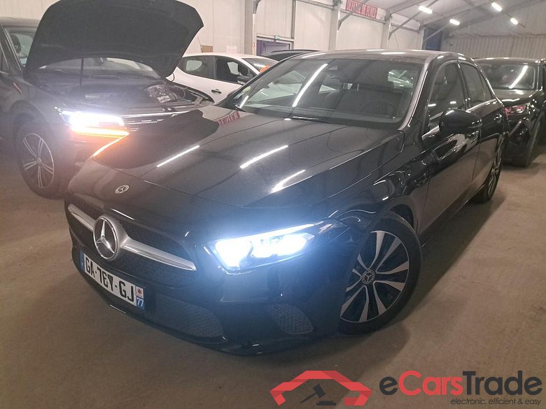 Mercedes A 180 d Business Line 8G-DCT MERCEDES-BENZ Classe A Compact / 2018 / 5P / Berline A 180 d Business Line 8G-DCT #1