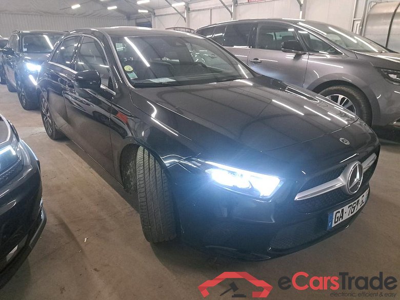 Mercedes A 180 d Business Line 8G-DCT MERCEDES-BENZ Classe A Compact / 2018 / 5P / Berline A 180 d Business Line 8G-DCT #4