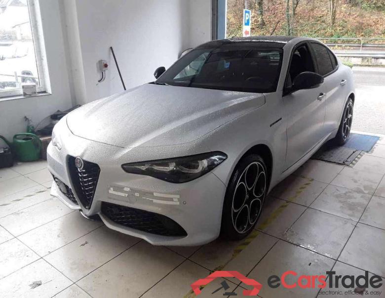 Alfa_romeo Competizione Q4 GIULIA #1