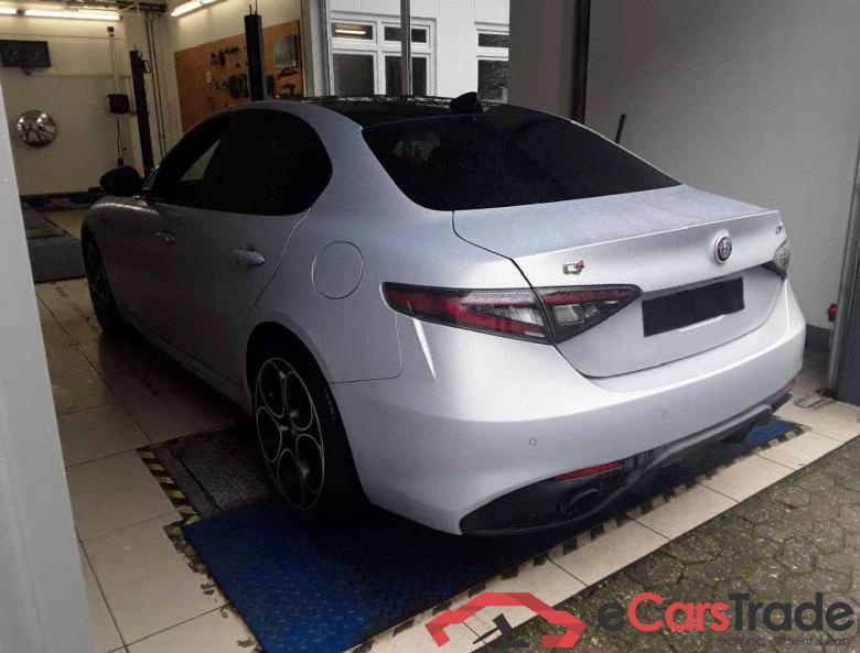 Alfa_romeo Competizione Q4 GIULIA #3