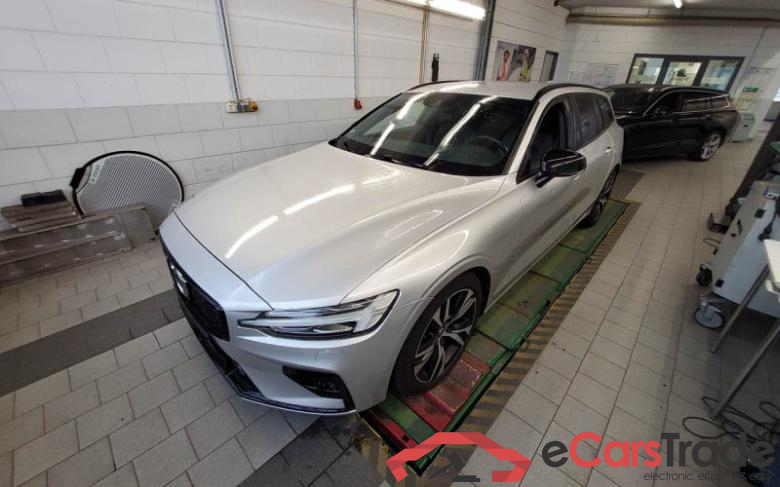 Volvo V60 Kombi (2018->) DE - Kb5 B5 (Benzin) EU6d, R Design Mild-Hybrid (EURO 6d), 2020 - 2021