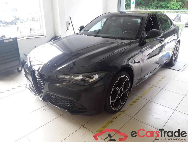 Alfa_romeo Competizione Q4 Giulia 2.0 Turbo 16V AT8-Q4 Veloce #1