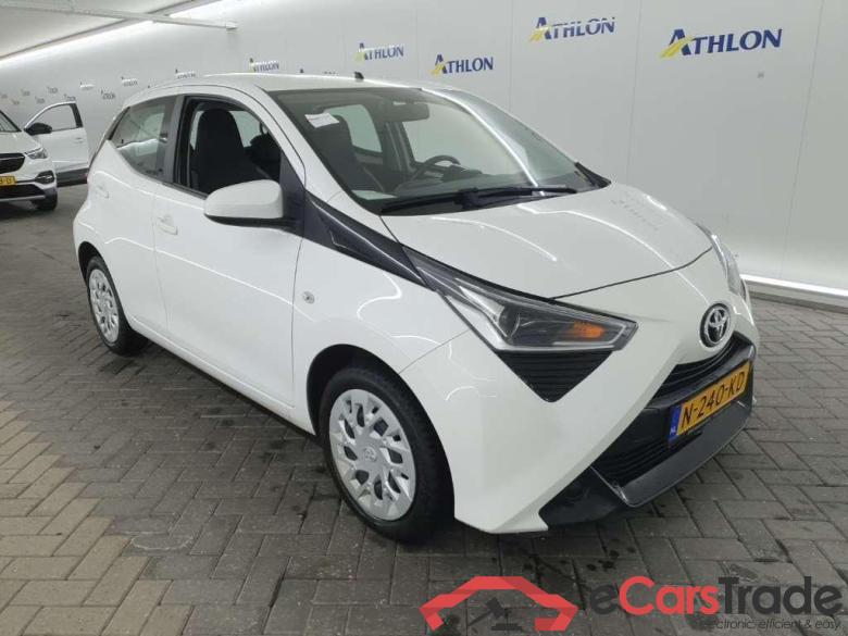 TOYOTA Aygo 1.0 VVT-i x-play 5D 53kW #2