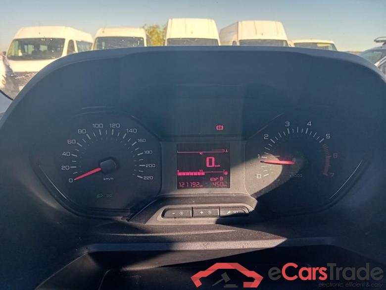 Peugeot Pro Standard 600kg BlueHDi 73kW PEUGEOT Partner / 2018 / 3P / furgón derivado de turismo Pro Standard 600kg BlueHDi 73kW #4