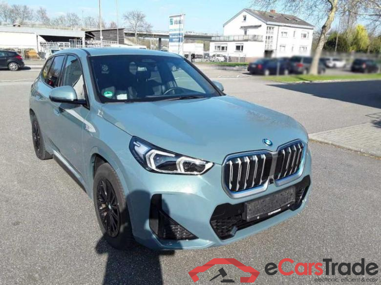 BMW Baureihe iX1 (U11E)(2022->) DE - SUV5 30, xDrive M Sport, 2022 - 2025