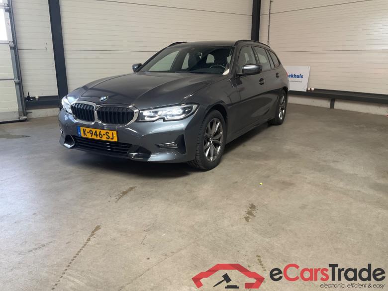 BMW 3-SERIE TOURING 318i High Executive #1