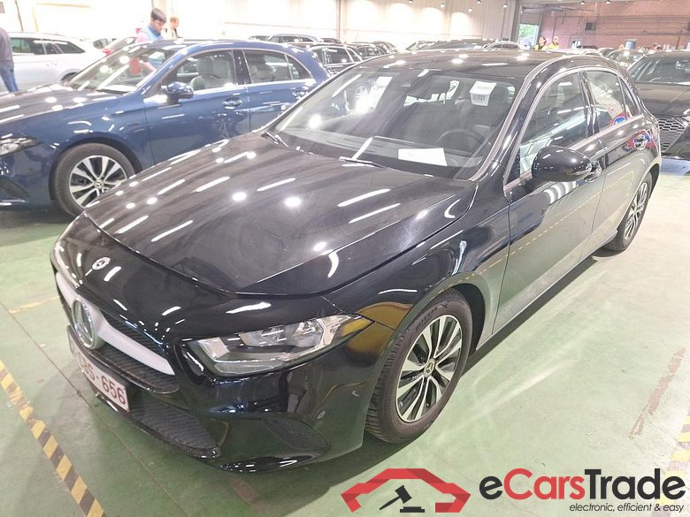 MERCEDES-BENZ A-CLASS 1.3 A 180 ESSENTIAL LINE DCT