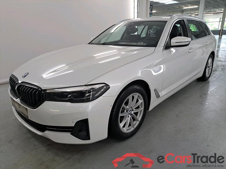 BMW 5 SERIES TOURING 2.0 520D 120KW TOURING AUTO Business Parking Assistant Driving Assistant #1
