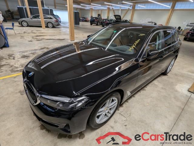 BMW 5-Serie Touring ´16 Baureihe 5 Touring 530 i 2.0 185KW AT8 E6d #1