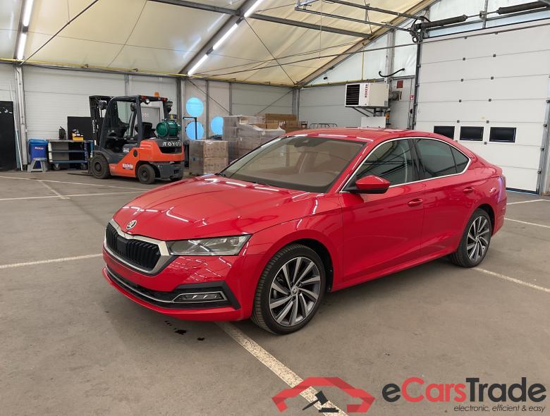 SKODA Octavia Octavia Clever+ 1,5 TSI m-HEV 110 kW 7-speed automat. #1