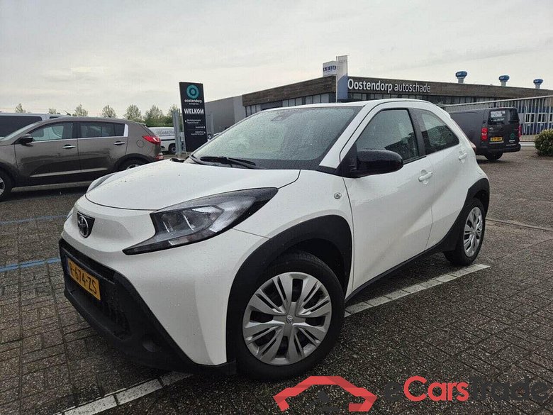 TOYOTA Aygo X 1.0 VVT-i MT Play #1