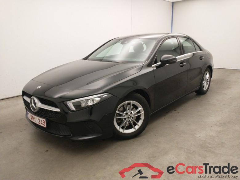 Mercedes-Benz A-Klasse Limousine A 180 d DCT Launch Edition 4d #1