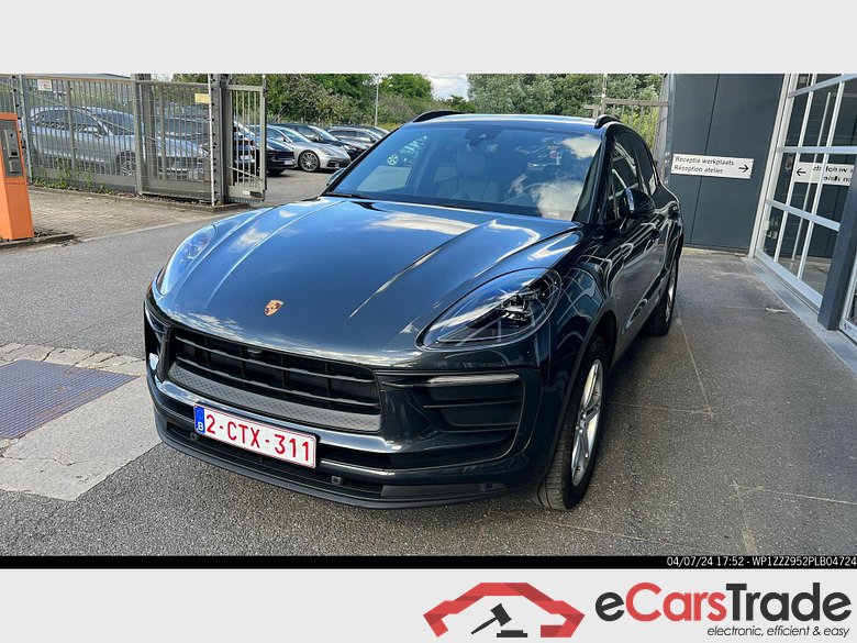 PORSCHE Macan Macan (MY23)