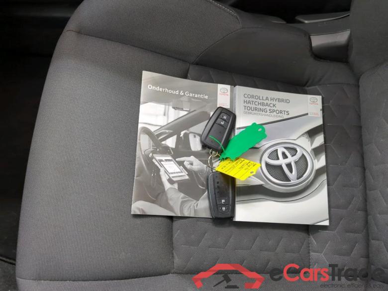 Toyota Corolla TS '19 Toyota Corolla Touring Sports Hybrid 140 Active 5d #4