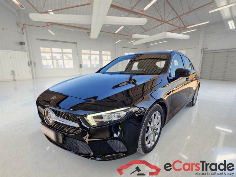 Mercedes 21 MERCEDES-BENZ CLASSE A / 2018 / 5P / BERLINA A 180 AUTOMATIC SPORT