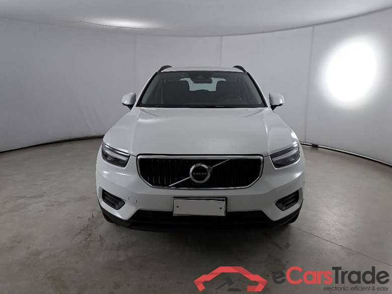 VOLVO XC40 / 2017 / 5P / SUV D3 MOMENTUM CORE #6