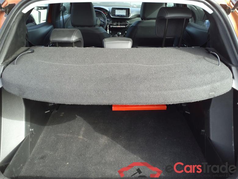 PEUGEOT 2008 1.2 PureTech 100 S&S Allure BVM #2 PEUGEOT 2008 1.2 PureTech 100 S&S Allure BVM #2