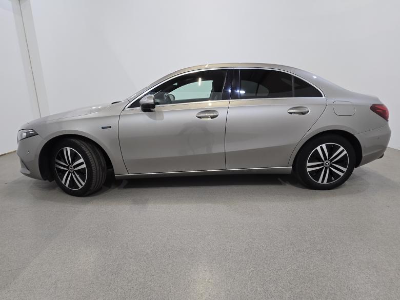 Mercedes A 250e Limousine Plug-In Hybrid Style Plus Aut. LED-Xenon Widescreen Ambient Navi Sport-Leather KeylessGo Camera Klima PDC ... #2