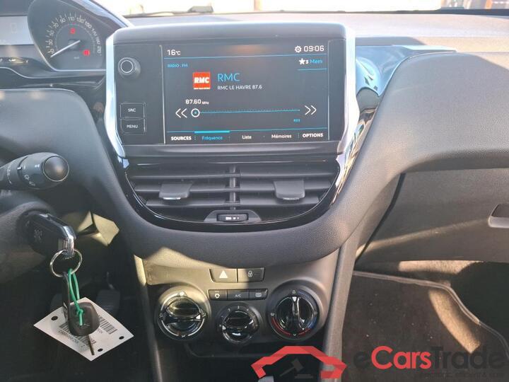 Peugeot 208 1.2 PureTech Display Klima ... #6
