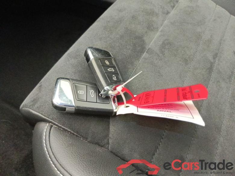 VOLKSWAGEN PASSAT VARIANT DIESEL - 2020 2.0 TDi 200 SCR Elegance DSG 5d #4