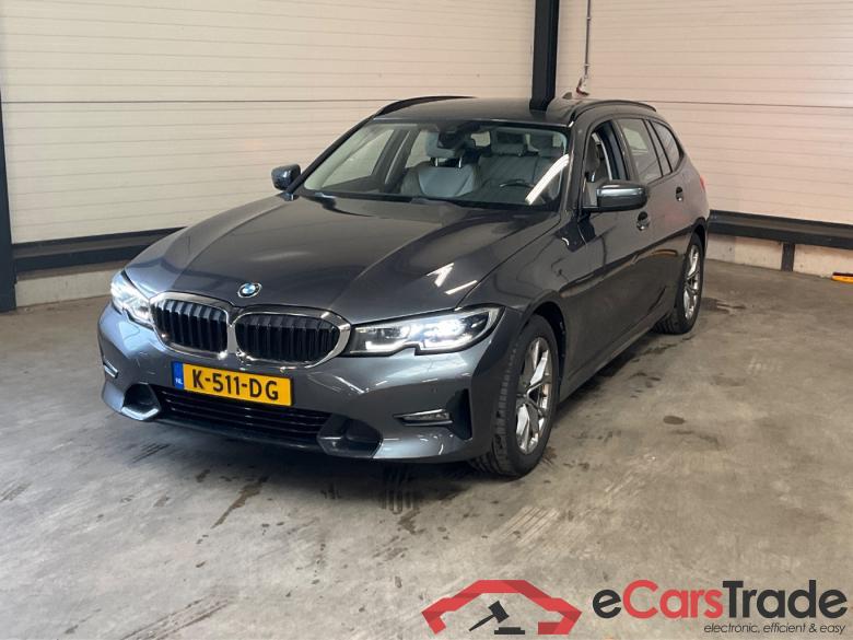 BMW 3-SERIE TOURING 320i High Exe. Ed. #1