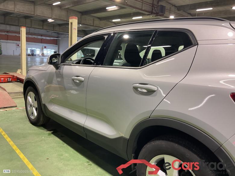 VOLVO XC40 1.5 T2 ESSENTIAL AUTO #3