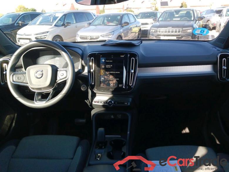 VOLVO XC40 / 2021 / 5P / todoterreno 1.5 T4 Recharge PHEV Core Auto #3