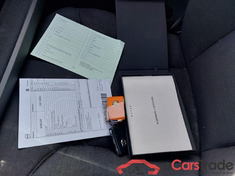 VOLVO XC60 / 2017 / 5P / todoterreno 2.0 B4 D Momentum Pro Auto #5