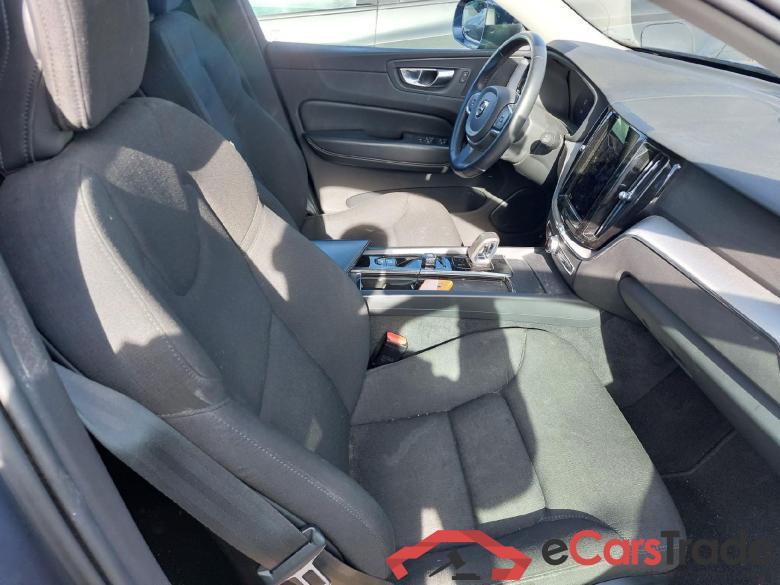 VOLVO XC60 / 2017 / 5P / todoterreno 2.0 B4 D Momentum Pro Auto #6