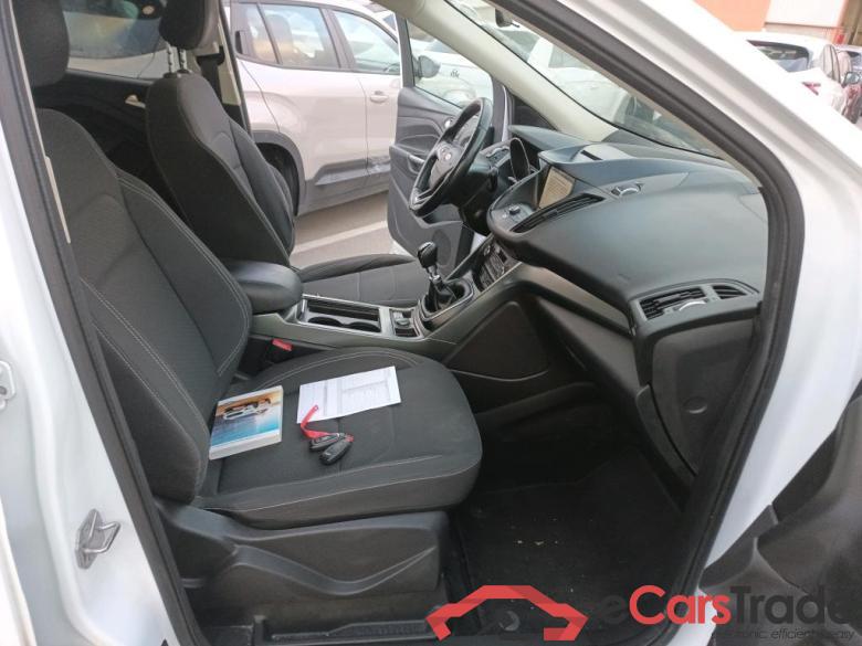 FORD Kuga / 2016 / 5P / todoterreno 1.5 EcoBoost 88kW 4x2 Trend+ (CX) #6