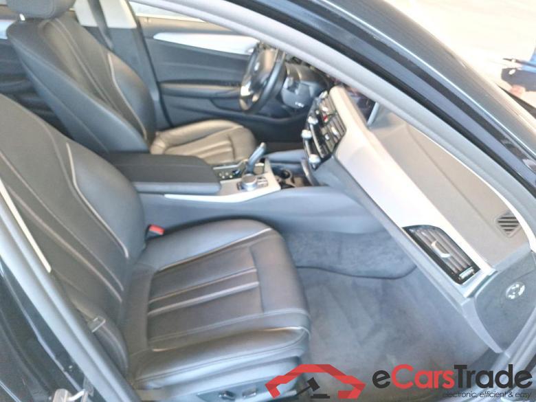 BMW - BMW 5 TOURING 518dA 136PK Business Edition Pack Business With Dakota Heated Seats & Parking Assistant Pack & Towing Hook #3