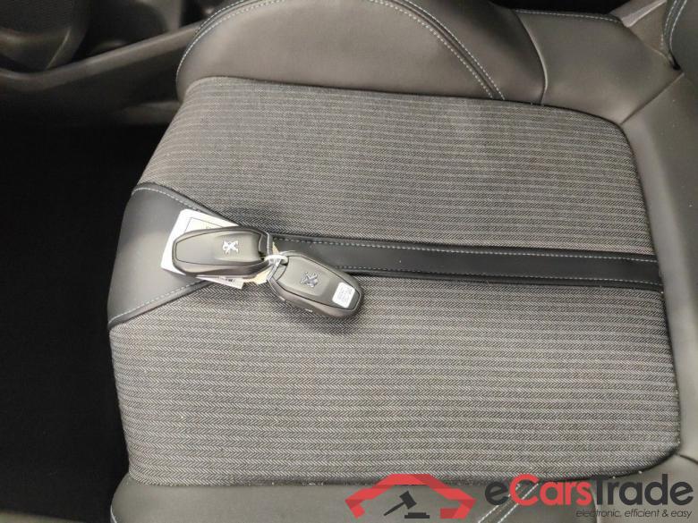 PEUGEOT 5008 DIESEL - 2021 1.5 BlueHDi 130 Allure AT 5d #4