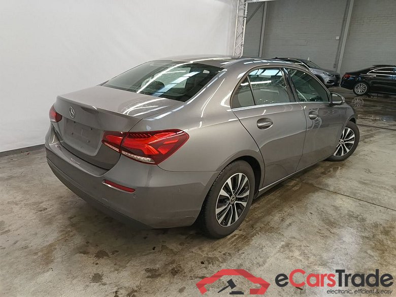 Mercedes-Benz A-Klasse Limousine A 180d Business Solution Aut. 4d #2