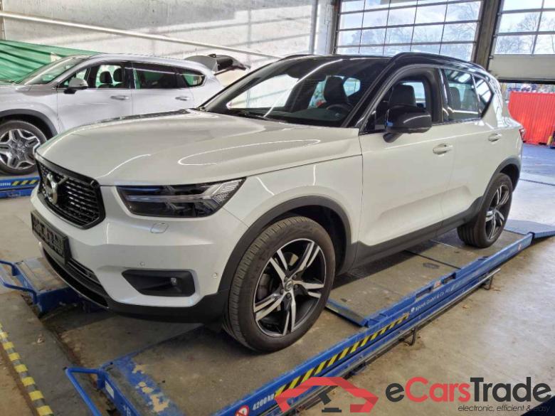 Volvo XC40 (2017->) DE - SUV5 B4 2WD EU6d, R-Design (EURO 6d), 2020 - 2022 #1