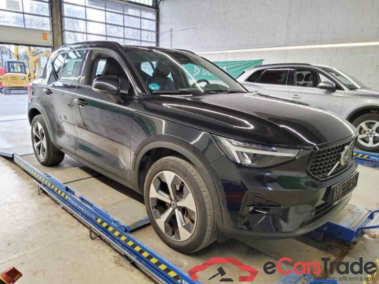 Volvo XC40 (2017->) DE - SUV5 B4 2WD EU6d, Plus Dark (EURO 6d), (Facelift) 2022 - 2024 #2