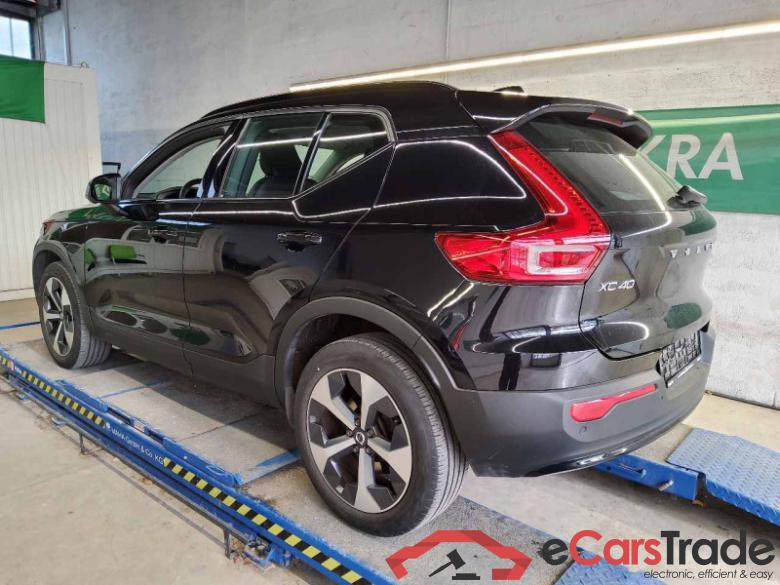 Volvo XC40 (2017->) DE - SUV5 B4 2WD EU6d, Plus Dark (EURO 6d), (Facelift) 2022 - 2024 #4