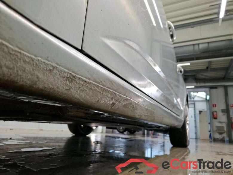 RENAULT Mégane Estate 1.3 TCe140 Equilibre #4