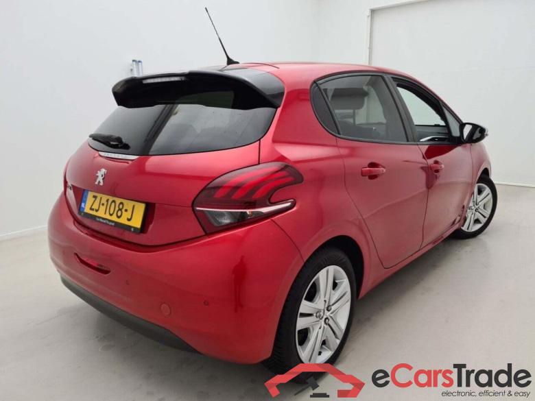PEUGEOT 208 1.2 PureTech Signature #2