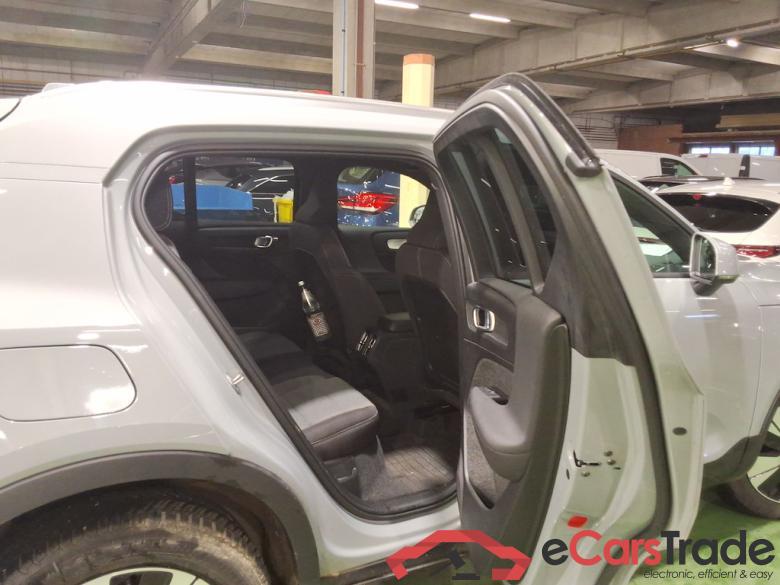 VOLVO XC40 2.0 B3 MHEV CORE DCT #5