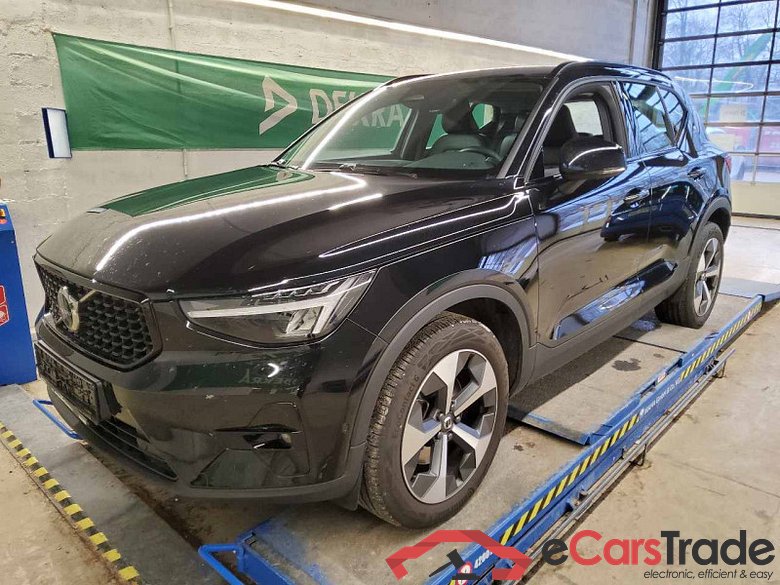 Volvo XC40 (2017->) DE - SUV5 B4 2WD EU6d, Plus Dark (EURO 6d), (Facelift) 2022 - 2024