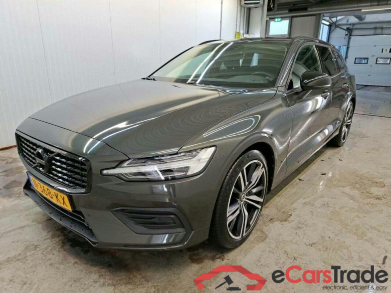 VOLVO V60 2.0 B3 Mom. Adv.