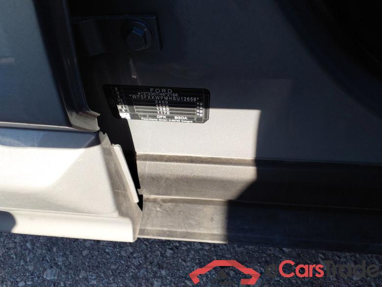 FORD Kuga 2.5 243CV Automático    St Line X (Pano) #5