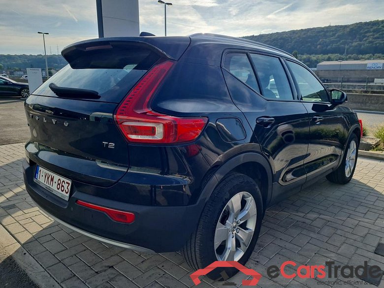 VOLVO XC40 1.5 T2 Momentum Pro #4