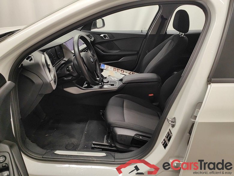 BMW 1 Reeks Hatch 116iA (80 kW) 5d #3